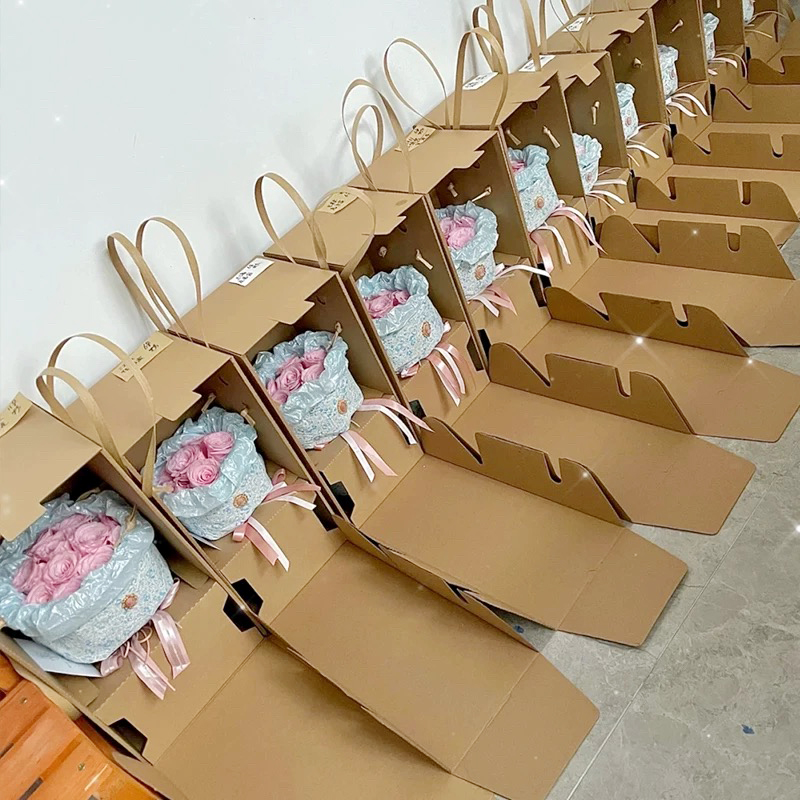 均一な茶色の波形フラワー ギフト ボックス